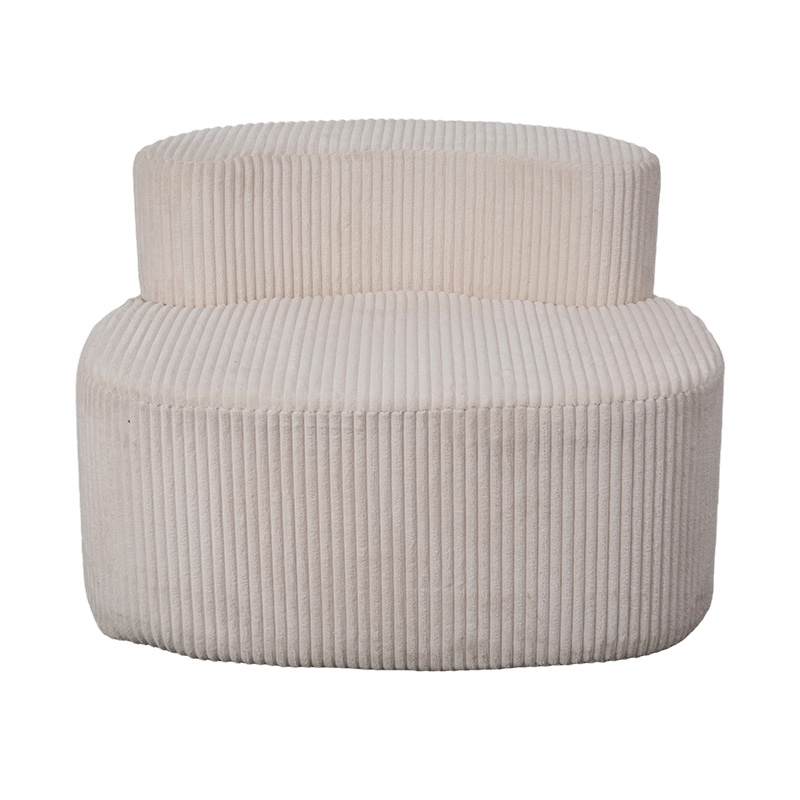 Enkel sofa i lys beige kordfløyel med buet ryggstøtte Enkel sofa i lys beige kordfløyel med buet ryggstøtte