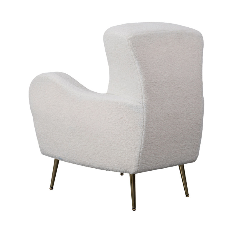 Enkel loungestol i Cream Faux Sherpa med buet ryggstøtte, gullmetallben og armlener Enkel loungestol i Cream Faux Sherpa med buet ryggstøtte, gullmetallben og armlener