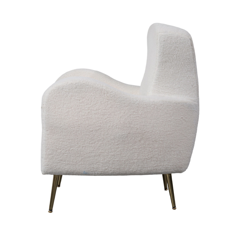 Enkel loungestol i Cream Faux Sherpa med buet ryggstøtte, gullmetallben og armlener Enkel loungestol i Cream Faux Sherpa med buet ryggstøtte, gullmetallben og armlener